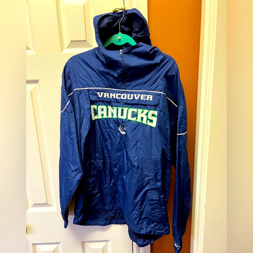 CCM NHL Official Men’s Vancouver Canucks Windbreaker/Raincoat. Size Small.